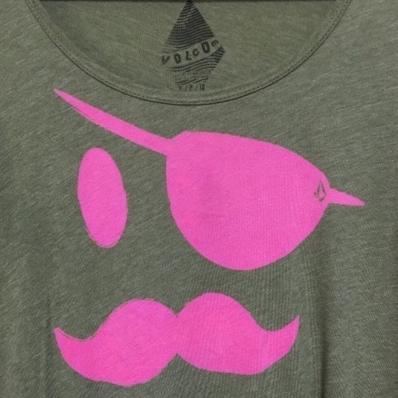 Volcom eyepatch mustache face scoop neck graphic tee size S - Picture 3 of 5